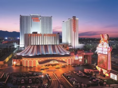 Os cassinos de Las Vegas trazem de volta os jogos antigos e econômicos, enquanto o turismo da cidade em dificuldades sofre outro golpe