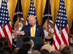 À medida que os meios militares dos EUA avançam em direção ao Médio Oriente, Trump prepara-se para atacar o Irão dentro de dias