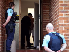 Um homem foi acusado de crimes de terrorismo depois de supostamente fazer uma descoberta perturbadora em um telefone apreendido pela polícia durante uma parada de trânsito em Yaguna