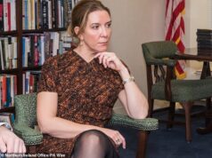 Dame Antonia Romeo nomeada primeira mulher chefe do serviço público, apesar da controvérsia sobre as alegações de intimidação de Keir Starmer