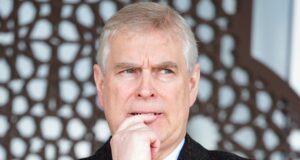 Andrew Mountbatten-Windsor preso sob suspeita de má conduta em cargo público: ATUALIZAÇÕES AO VIVO