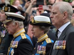 Vai-se para uma prisão real… mas isso não! A princesa Anne visita o HMP Leeds enquanto continua os compromissos reais horas depois que o irmão Andrew foi preso em sua casa em Sandringham