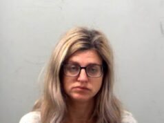 O ex-advogado de ‘Dine-and-dash’ está fugindo novamente – enquanto permanece foragido, apesar de quatro mandados de prisão emitidos