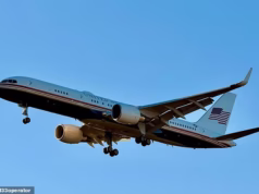 Trump deixou Jackie Kennedy azul em uma remodelação ousada de toda a frota da Força Aérea