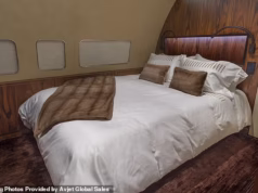 O jato particular ICE de luxo de US $ 70 milhões de Christy Noem gera escândalo: fotos impressionantes mostram um quarto com quilômetros de altura