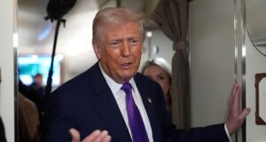 Trump critica Obama por compartilhar segredos alienígenas ‘classificados’: ‘Grande erro’