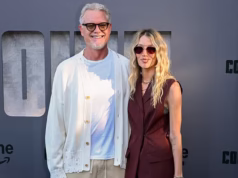 A namorada arrasada de Eric Dane quebra o silêncio sobre sua morte por ELA enquanto presta uma homenagem comovente