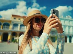 Os turistas do Reino Unido não conseguem desligar – quase metade diz que ficar sem telefone é ‘extremo’