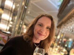 Polícia inicia investigação de assassinato depois que mãe de dois filhos, 47 anos, foi ‘gentil, altruísta e leal’ uma semana depois de ter sido gravemente ferida no ataque