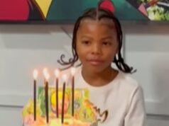 A festa de aniversário termina em horror quando um menino de 10 anos mergulha 6 metros da tirolesa até o chão de concreto