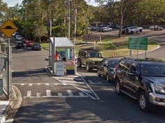 Mulher presa após esfaquear soldado no quartel do exército australiano – poucos dias depois de um ‘intruso’ ter colocado outra base militar no bloqueio