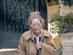 A enlutada viúva de Eric Dane, Rebecca Gayheart, foi vista pela primeira vez desde a morte do ator, quando amigos lançaram um GoFundMe de US$ 250 mil para apoiar as duas filhas do casal.