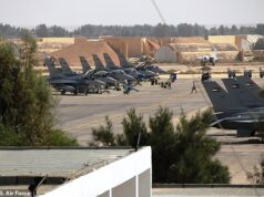 Sinal assustador do ataque “iminente” de Trump ao Irã, enquanto mais de 60 aviões de guerra dos EUA atacam bases militares importantes