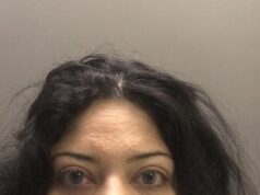 A mãe, de 31 anos, foi considerada culpada pelo assassinato da filha de dois meses, que sofreu fratura no crânio, sangramento no cérebro e costelas e clavículas quebradas.