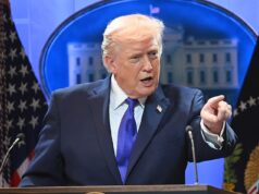 Trump anuncia que está aumentando as tarifas globais para 15% enquanto se opõe à perda da Suprema Corte