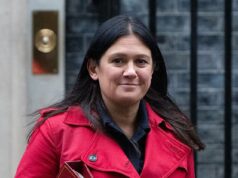 Um grupo editorial alemão que apoia uma Europa unida lançou uma oferta para comprar o Telegraph