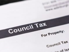 As prefeituras devem fechar uma montanha de dívidas fiscais municipais de £ 100 milhões