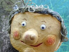 As clássicas canções de ninar “idade” deveriam ser substituídas, pois retratam os idosos como “incompetentes, desagradáveis e irresponsáveis”, dizem educadores vigilantes