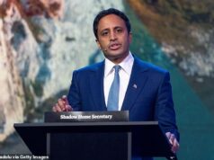 A reforma prevê criar uma versão britânica da unidade ICE de Trump e deportar 300 mil imigrantes ilegais por ano.