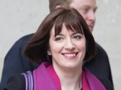 Os parlamentares ameaçarão intensificar o escrutínio da família real em meio à saga de Andrew