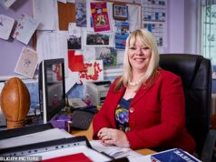 Professor estrelando no programa Educated Cardiff do Channel 4 enfrentará audiência de má conduta após aposentadoria repentina por ‘motivos pessoais’