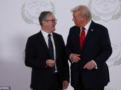 O número 10 se recusa a descartar retaliação pelo último ataque tarifário de Trump à Grã-Bretanha, enquanto o ministro expressa “preocupação” com o impacto no comércio