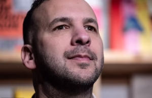 Os Verdes planejam cortar o orçamento de defesa, matar o exército e acabar com a dissuasão nuclear: o partido pró-drogas e pornografia de Polanski defenderá a Grã-Bretanha com uma ‘estratégia de defesa não agressiva’