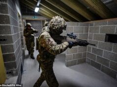 O chefe do exército britânico alertou que estamos à beira de um conflito inevitável com a Rússia