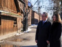 Keir Starmer e sua esposa levaram seus filhos para a Polônia para aprender sobre sua herança judaica