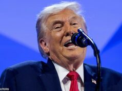 O duro decreto bancário de Trump para reprimir os imigrantes ilegais provocou pânico em Wall Street