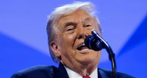 O duro decreto bancário de Trump para reprimir os imigrantes ilegais provocou pânico em Wall Street