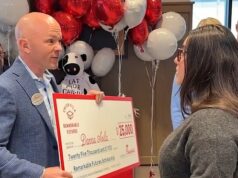 Trabalhador da Chick-fil-A recebe bolsa de estudos de US$ 25.000 do CEO da empresa para a UC Berkeley