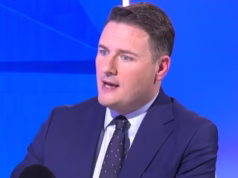 Wes Streeting diz que Keir Starmer não o demitirá, pois mostra lealdade ao primeiro-ministro ‘elegante’, apesar da frenética intriga da liderança trabalhista