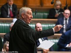 O Príncipe das Trevas está praticando seus velhos truques de spin? Questões preocupantes foram levantadas quando uma investigação policial se transformou em uma farsa, quando os policiais revelaram que o presidente do Commons, Mandelson, era a fonte de informações de que ele estava planejando fugir do Reino Unido.