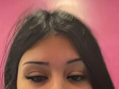 Dois adolescentes acusados de fornecer ecstasy após a morte de uma menina de 15 anos compareceram ao tribunal