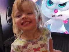 Criança ‘amorosa e pateta’, de 3 anos, morre dolorosamente depois que a mãe deixa o novo namorado entrar na casa da família