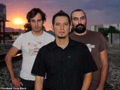 Professor aliado do genro de Nancy Guthrie diz que sua casa foi invadida por ghouls que o acusaram de sequestro, deixando seu filho, de 6 anos, apavorado