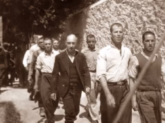 Um assassinato tão brutal que até alguns integrantes do esquadrão de execução nazista desmaiaram. Imagens recentemente descobertas revelam um massacre infame em que 200 prisioneiros gregos foram baleados. A história deles revela um nobre desafio que nenhum mal pode extinguir…