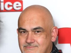 O criador de Benidorm, Darren Litten, diz que está sendo forçado a vender a casa espanhola onde escreveu seu programa de sucesso ‘graças a um desavergonhado garimpeiro de carreira’ depois que seu ‘triste’ divórcio da estrela principal foi revelado