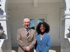 A longa viagem paradisíaca de Hoyle: A dica do palestrante sobre Mandelson veio durante sua última viagem de luxo paga pelos contribuintes.