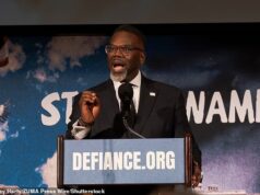 O prefeito de Walk Chicago, Ward Salad, respondeu quando questionado se os contribuintes financiaram sua viagem a DC para participar de um protesto anti-Trump.