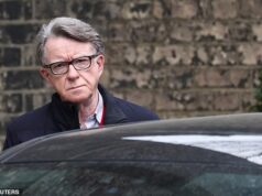 Agora Peter Mandelson enfrenta investigação de fraude na UE sobre os arquivos de Epstein: Bruxelas investigará alegações de que o ex-comissário deu aviso prévio de resgate de € 500 bilhões ao financiador pedófilo em desgraça