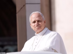 Papa Leão proíbe padres de usar IA para escrever sermões – e alerta que os smartphones estão deixando os jovens solitários