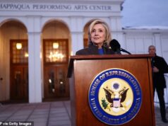 Hillary Clinton emite um ataque violento após Epstein questionar enquanto ela revela a pergunta ‘feroz’ do portão da pizza