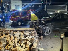 Comportamento vergonhoso do motorista da Audi após terrível acidente em Melbourne que feriu duas pessoas inocentes