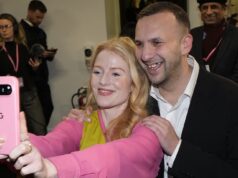 Vitória sísmica dos Verdes nas eleições suplementares de Gorton e Denton, ‘vitória para a fraude’, afirma Nigel Farage: atualizações e reações ao vivo