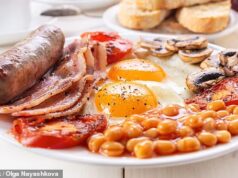 O que é algo sagrado? Os pais fritos dão luz verde para um inglês completo com pudim de Yorkshire, kimchi e sobras de curry.