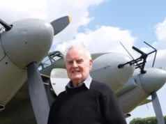 ‘E se o seu motor falhar? Você morre como um oficial e um cavalheiro: o último piloto sobrevivente do Comando de Bombardeiros revela o serviço heróico da Segunda Guerra Mundial pela primeira vez aos 104 anos