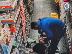 Gangue criminosa romena implacável por trás da epidemia de roubos de chocolate nas principais lojas da Grã-Bretanha