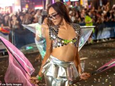 Fãs do Mardi Gras saem às ruas de Sydney durante o ‘Evento Intergaláctico’